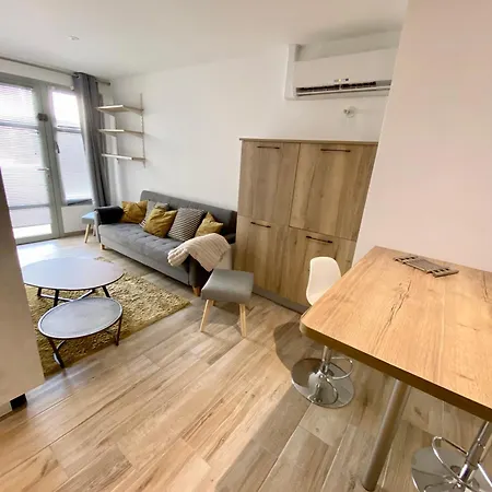 A Deux Pas Du Vieux-port Apartment *
